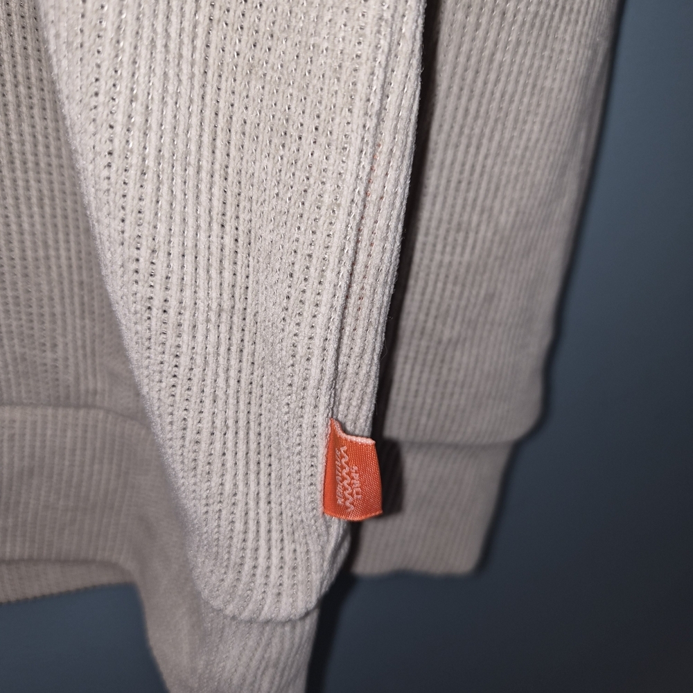 Negative Space Ribbed Crewneck - Picture 2 of 6